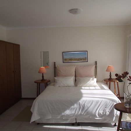 Apartamento Hermanus At Rikis Self Catering Exterior foto